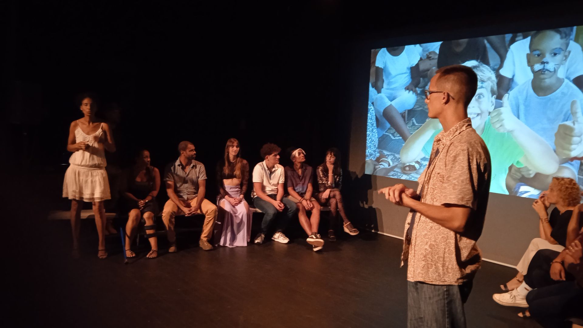 Présentation aux mécènes du bilan de la 1ère année de formation de Lakadémi Komidi au théâtre de Champ-Fleuri