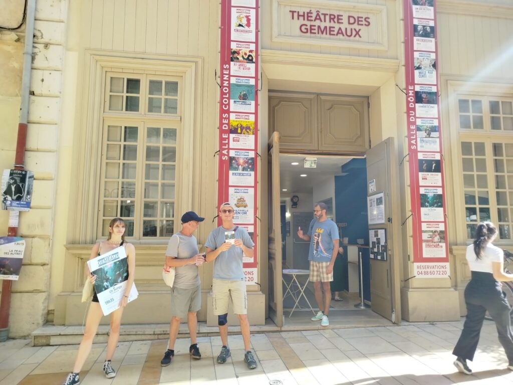 "Un songe" le spectacle de Lakadémi Komidi, formation de théâtre à La Réunion, présenté au théâtre des Gémeaux du festival d'Avignon Off 2025