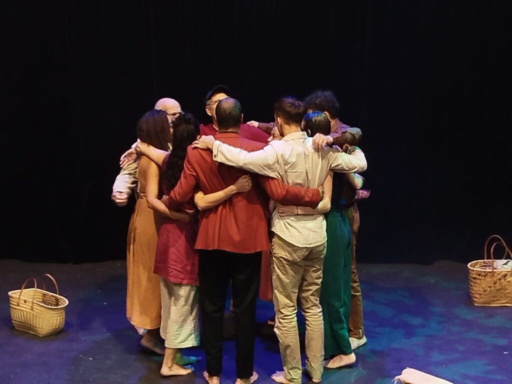 "Un songe" le spectacle de Lakadémi Komidi, formation de théâtre à La Réunion, présenté au théâtre des Gémeaux du festival d'Avignon Off 2025