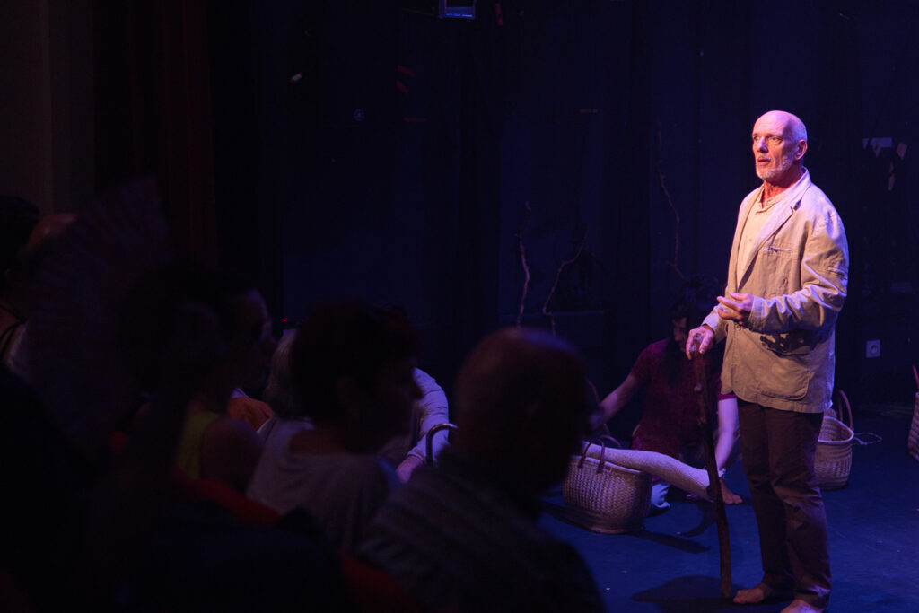 "Un songe" le spectacle de Lakadémi Komidi, formation de théâtre à La Réunion, présenté au théâtre des Gémeaux du festival d'Avignon Off 2025