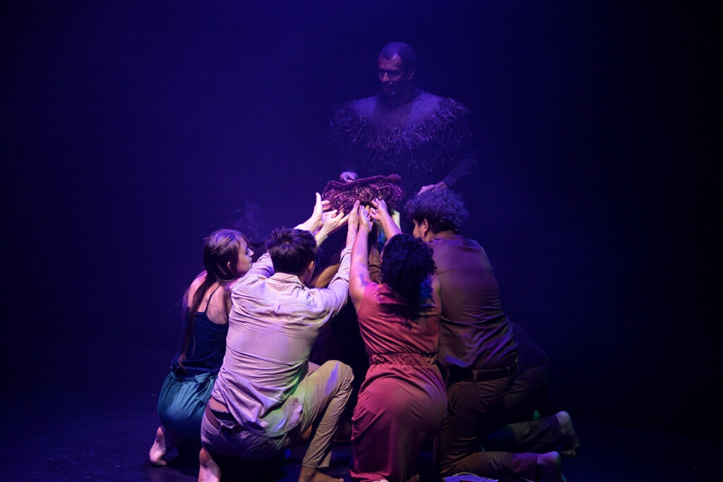 "Un songe" le spectacle de Lakadémi Komidi, formation de théâtre à La Réunion, présenté au théâtre des Gémeaux du festival d'Avignon Off 2025
