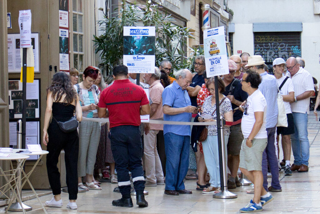 "Un songe" le spectacle de Lakadémi Komidi, formation de théâtre à La Réunion, présenté au théâtre des Gémeaux du festival d'Avignon Off 2025